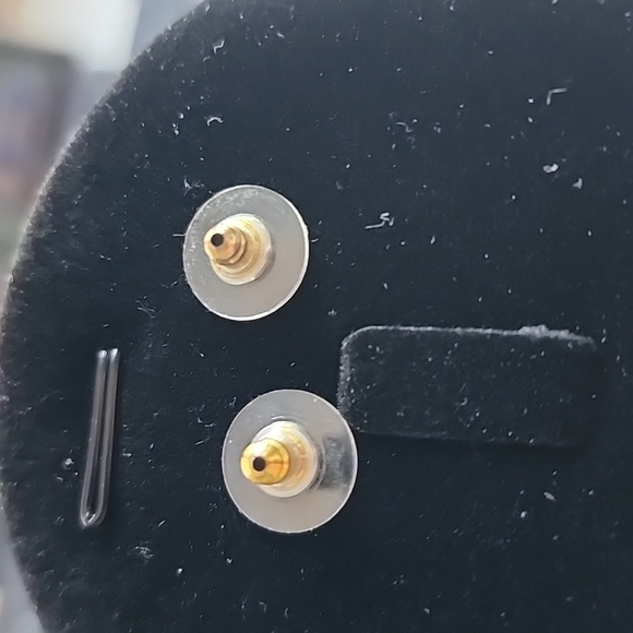 Earrings - Picture 2 of 4